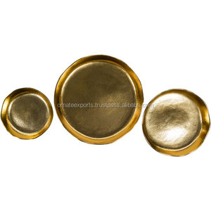 Ensemble de trois plateaux de service en métal or et nickel ornés de style moderne uniques pour exposer les fruits secs - Product Image 1