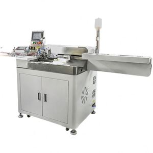 Machine de traitement de câbles multifonctionnelle entièrement automatique à double tête pour le dénudage, la coupe, le torsion et l'étamage par immersion - Product Image 3