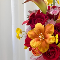 Buket Pengantin Buatan Warna Merah Oranye, Buket Tangan Pernikahan, Buket Bunga Sutra untuk Pengantin, Cocok untuk Pernikahan & Pemotretan yang Ceria