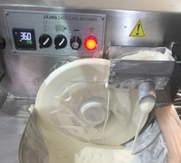 Fondeuse à chocolat, machine à faire fondre le chocolat, pot à chocolat en promotion, nouveau modèle 2026, automatique, électrique, cuve en acier inoxydable, CE