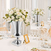 Grande Vase de Fleurs Trompette de Luxe Magnifique en Fer Doré et Argenté, Centres de Table de Mariage Décoratifs – Vase à Fleurs Doré