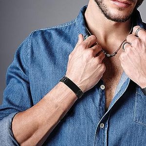 Braccialetto <span class=keywords><strong>con</strong></span> cinturino maschile in acciaio inossidabile 316l costoso di alta qualità all'ingrosso regalo <span class=keywords><strong>con</strong></span> nome inciso personalizzato per uomo padre - Product Image 3