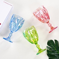 Nouveau Style coloré arc-en-ciel couleur verrerie gobelets Vintage verre vin gobelets en relief couleur verres à pied pour mariage
