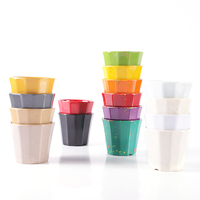 Ensemble de gobelets à jus pour enfants de 120 oz en plastique incassable Spectrum de 3.2 pouces de diamètre 2.8 "X H 6.76" en 16 couleurs assorties