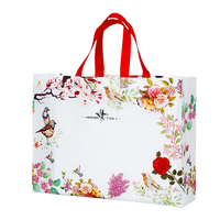 Sac de courses écologique personnalisé en tissu non tissé laminé RPET, réutilisable, motif dessin animé, design pliable, pour l'emballage d'aliments et d'épicerie