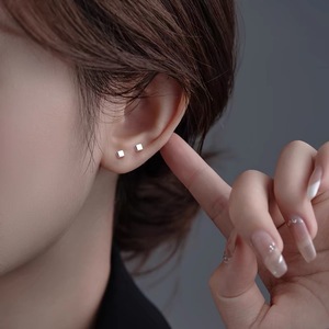 S925 Sterling <b>Silver</b> <b>Small</b> Square Geometric <b>Stud</b> Earrings For Everyday Wear 1 Pair - Product Image 1