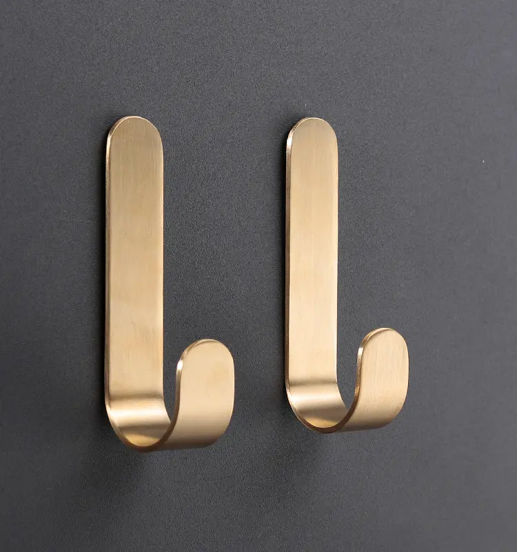 Настенный крючок для кухни, современный латунный декоративный J-образный самоклеящийся крючок для демонстрации одежды в ванной комнате, металлическая дверная вешалка для полотенец, настенные крючки для пальто