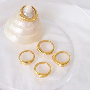 แหวนทองแท้18K ทำจากไทเทเนียมรูปทรงเรขาคณิตสำหรับผู้หญิงแหวนเรียบทำจากสแตนเลสแบบเรียบ