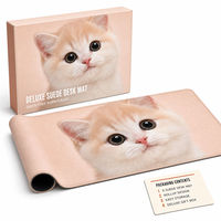 Tapis de bureau en suède 900 x 400 mm, motif portrait de chat, tapis de souris intégral, base en caoutchouc inodore, coutures plates encastrées, antidérapant