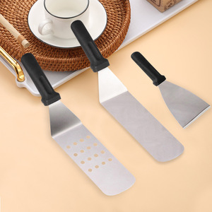 Juego de espátulas de acero inoxidable DF30 0630 con mangos negros, utensilios de cocina duraderos para uso doméstico - Product Image 3