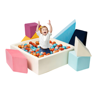 <span class=keywords><strong>Piscine</strong></span> à balles confortable en mousse souple avec surface en velours et PU, équipement de jeu d'intérieur luxueux - Product Image 5