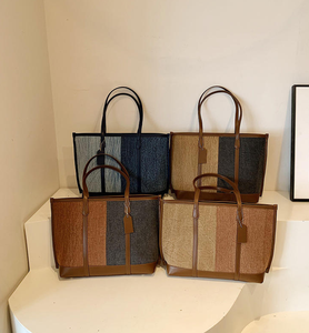 Bolso de compras de gran capacidad para mujer, versión coreana de moda, para las cuatro estaciones, nuevo diseño con cadena para llevar al hombro o cruzado. - Product Image 1