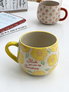 Taza de Cerámica Pintada a Mano con Diseño de Crisantemo, Regalo para el Día de la Madre, Taza con Diseño de Puntadas para Mamá - Product Image 3