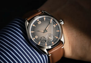 Montre mécanique de haute qualité pour homme prospère, avec boîtier en acier inoxydable de 38 mm et cadran à dégradé central - Product Image 5