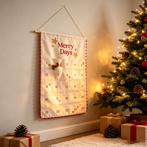 Calendrier de l'Avent personnalisé en tissu avec bordure festonnée, 25 poches, pour Noël - Product Image 3
