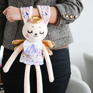 Muñeco de Peluche Personalizado de Conejita Hada, Juguete de Peluche Suave <span class=keywords><strong>y</strong></span> Adorable con Alas Doradas para Pedidos al por Mayor con MOQ Bajo, Fabricación OEM ODM - Product Image 4