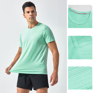 Áo thun <span class=keywords><strong>polyester</strong></span> thể dục thoáng khí cổ tròn tập luyện nhanh khô in họa tiết cho nam - Product Image 3