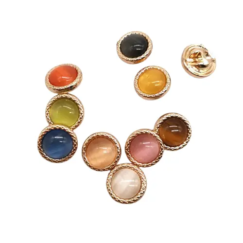 Commercio all'ingrosso di bottoni per cucire personalizzati con opale perlato in metallo dai produttori per diversi tipi di abbigliamento