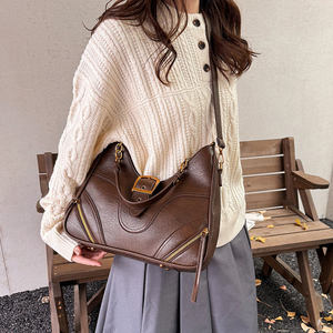 High quality women's fashionable retro PU durable and portable large capacity crossbody bag - Product Image 2