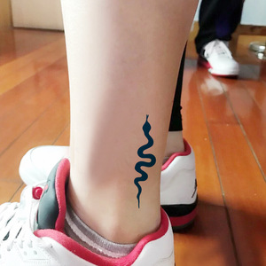 Autocollants de <span class=keywords><strong>tatouage</strong></span> temporaire personnalisés imperméables, motif <span class=keywords><strong>cœur</strong></span> mignon, lettres, jus végétal, écologique, papillon bleu gardénia, longue durée - Product Image 4