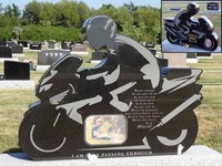 Pierre tombale de moto en granit noir personnalisée pour cimetière, prix abordable
