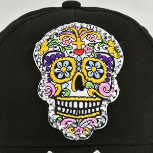 Casquettes de baseball sportives unisexe en denim à visière courbée 5 panneaux avec strass et fermeture snapback – Tissu courant, vente en gros - Product Image 2