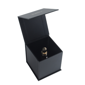 Boîtes à bougies miniatures vides personnalisées et recyclables avec logo en relief, feuille d'or, emballage cadeau magnétique de luxe, boîte en papier avec insert en EVA - Product Image 1