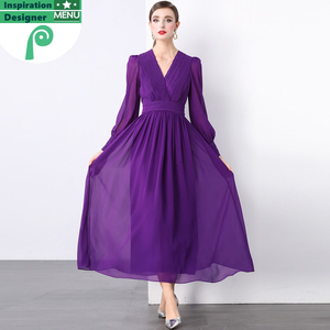 Robe longue élégante pour femme, prête à être expédiée, jupe plissée violette tendance, manches longues, col en V, pour les soirées. - Product Image 3