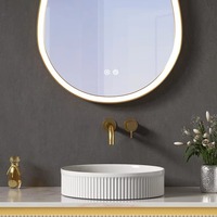 Espejo de Baño Moderno de Lujo con Marco de Aluminio Irregular, Retroiluminación LED Inteligente Ajustable, IP65, Táctil, Antivaho, de Pared