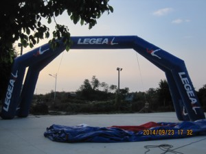 Arche gonflable double pour événements publicitaires en plein air - Product Image 6