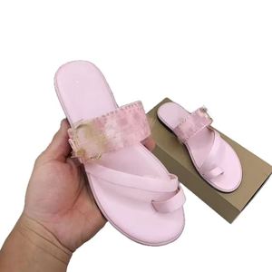 Nouvelle Collection Été 2025 – Sandales Confortables à Semelle Plate pour <span class=keywords><strong>Femme</strong></span> avec Boucles Métalliques et Motif Rayé Antidérapant - Product Image 4