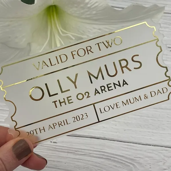 Nieuw Product Gepersonaliseerde Gouden Acryl Ticket Uitnodigingskaart Voor Bruiloft Baby Shower Concert