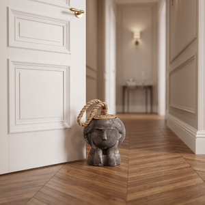 Butée de porte en céramique noire mate avec finition antique balinaise, dotée d'un design minimaliste en forme de tête et d'une poignée en corde robuste - Product Image 2