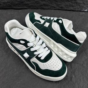 Nouvelles chaussures de sport et de course en cuir de luxe de marque de créateur pour hommes et femmes en vert - Product Image 4