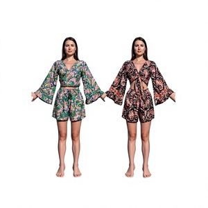 Ensemble coordonné vintage tendance haut de gamme 70% soie 30% rayonne avec short assorti, respirant et écologique pour femme - Product Image 1