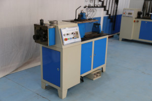 Machine à façonner le métal multifonctionnelle utilisée pour le façonnage circulaire, le façonnage en spirale et le torsion, machine à façonner les paniers - Product Image 4