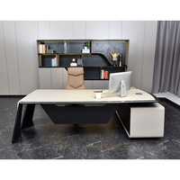 Directeur général d'entreprise, directeur général, contemporain, commercial, luxe, moderne, bureaux modernes en forme de L