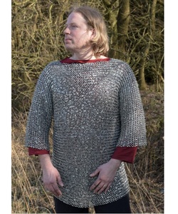 Haubergeon de qualité supérieure en maille de chaîne, armure rivetée, anneaux ronds, finition naturelle, maille d'acier, fait main, durable - Product Image 1