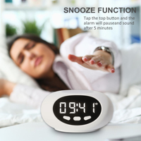 Jam Alarm perekam suara, dengan tampilan besar LED Jam Digital dengan Port pengisi daya USB Volume yang dapat disesuaikan untuk mengingatkan anak-anak orang tua