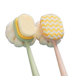 Brosse de bain 2 en 1 en forme de citrouille, brosse de massage exfoliante à double face avec long manche ovale pour le nettoyage et le gommage du corps - Product Image 1