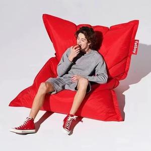 Canapé pouf Fatboy rouge, mobilier d'extérieur imperméable pour patios, balcons, plages - Product Image 1