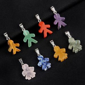 Cristal naturel Agate Pierre Mini Personnage Pendentif Sculpté Poupée Pendentif DIY Bijoux Accessoires pour Boucles D'oreilles <span class=keywords><strong>Bois</strong></span> Porte-clés - Product Image 1