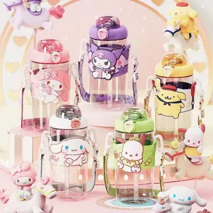 Bouteille d'eau verte de dessin animé Drinkware Bouteille en plastique Pochacco bon marché Melody Kouromi Cinnamoroll Bouteille d'eau Tasses à boire Paille