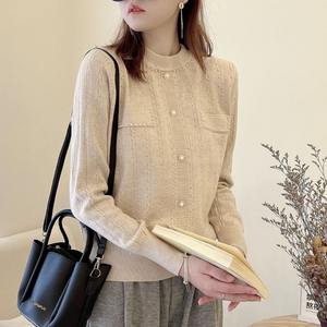 Traitement en gros cardigan en maille à col rond personnalisé petit vêtement d'extérieur parfumé bouton <span class=keywords><strong>de</strong></span> perle haut <span class=keywords><strong>de</strong></span> pull à la mode - Product Image 2