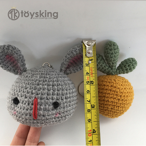 Porte-clés Lapin au Crochet et Carotte - Miniature en Peluche Faite à la Main, Charme de Sac Adorable et Accessoire Cadeau <span class=keywords><strong>Personnalisable</strong></span> - Product Image 1