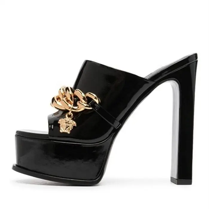 Siyah fantezi kadın slaytlar açık yuvarlak ayak tıknaz Metal süslemeleri 3.5 CM platformu terlik kadın yaz elbisesi ayakkabı sandalet