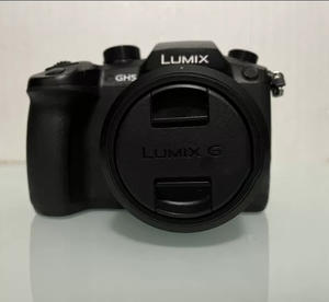 Cámara Digital sin Espejo <span class=keywords><strong>GH5</strong></span> con Pantalla Táctil Abatible (<span class=keywords><strong>2</strong></span>"-3") Video 4K Sensor CMOS Batería de Litio Tarjeta SD - Product Image 2