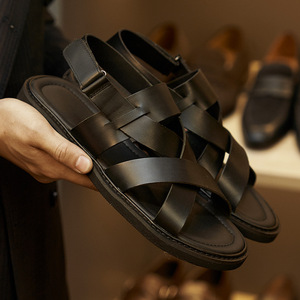 Nouvelles sandales pour hommes grande taille respirantes en cuir de vache véritable avec boucle auto-agrippante, confortables et souples, style pieds nus - Product Image 1