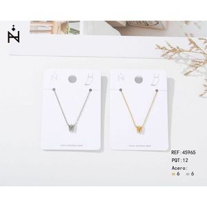 Cavigliera con lettera W in acciaio inossidabile, design minimalista per donna, gioielli alla moda - Product Image 1