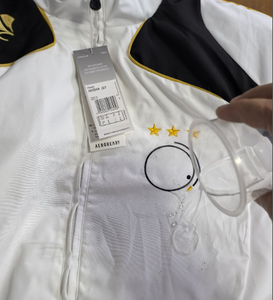 2526 Vintage Bestickter Dicker Weißer Deutscher Trenchcoat - Wasserdicht - Product Image 5